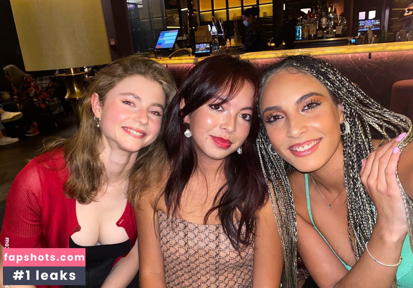 Thomasin McKenzie gallery photo #46