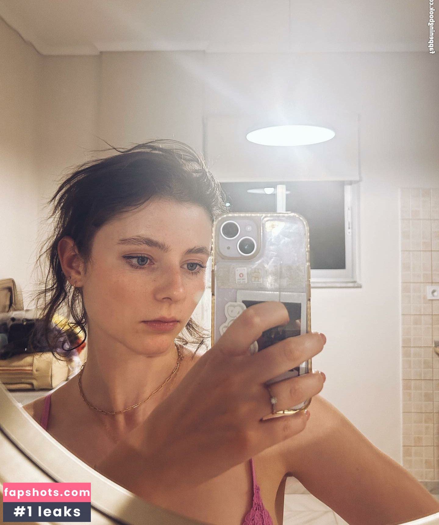 Thomasin McKenzie gallery photo #48