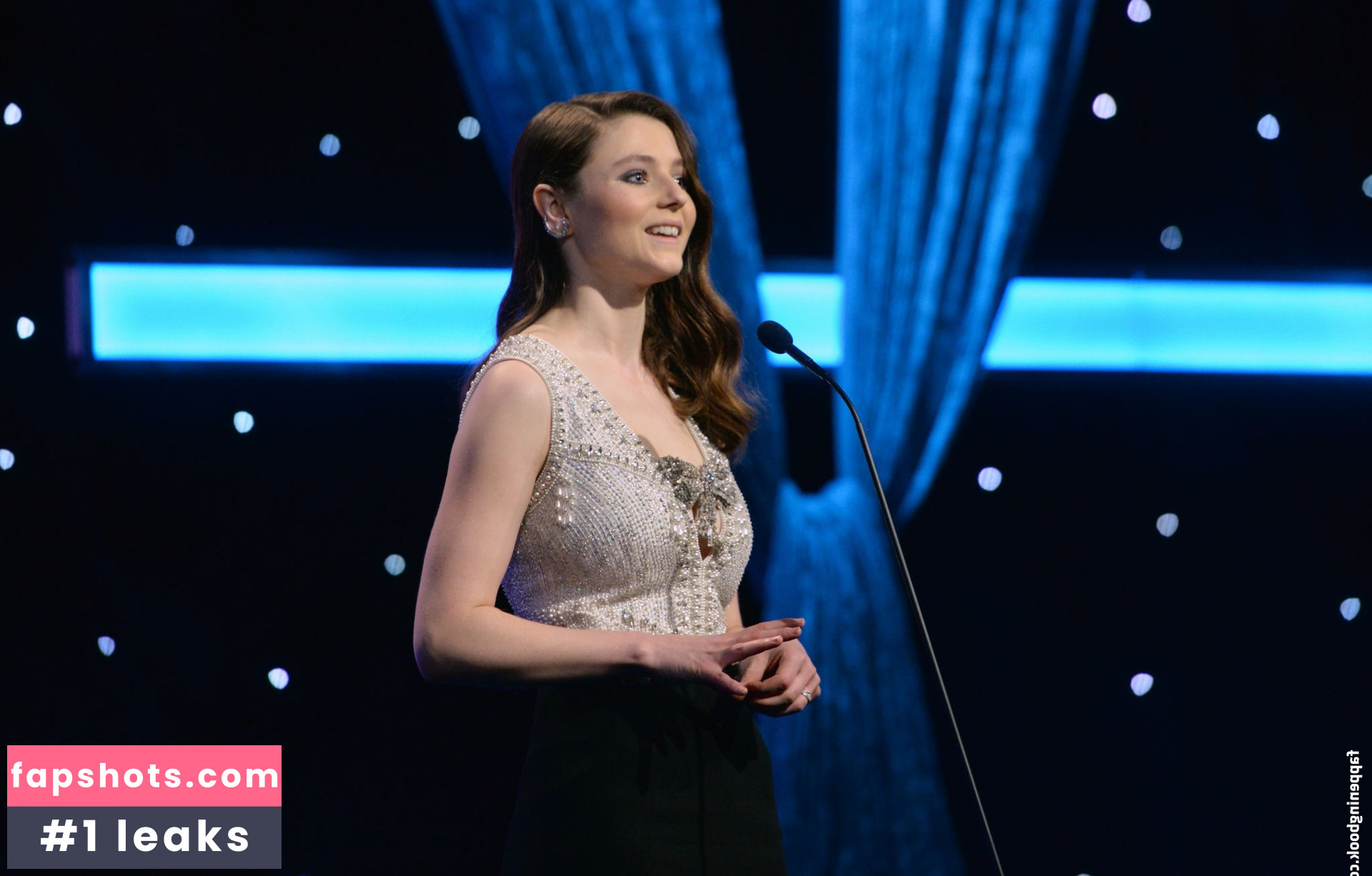 Thomasin McKenzie gallery photo #63