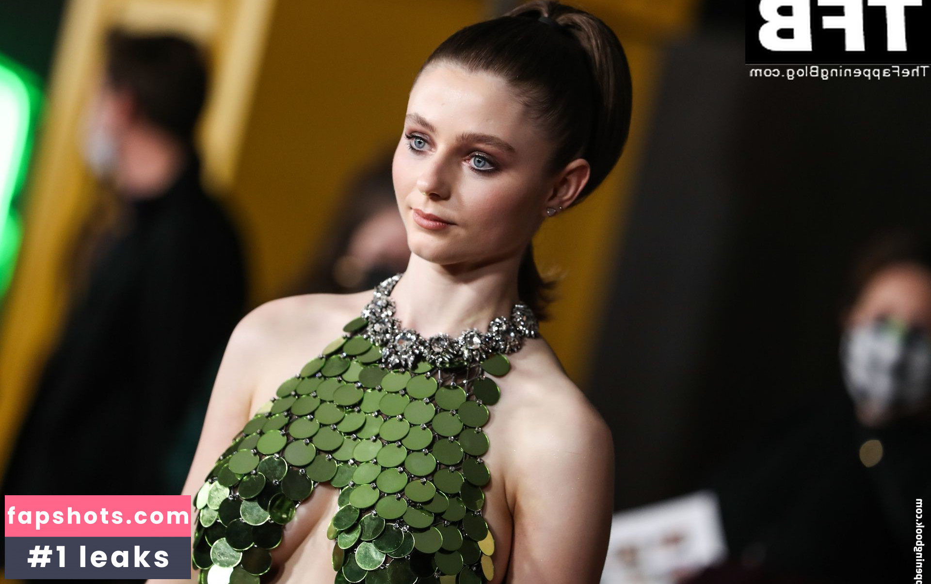 Thomasin McKenzie gallery photo #91