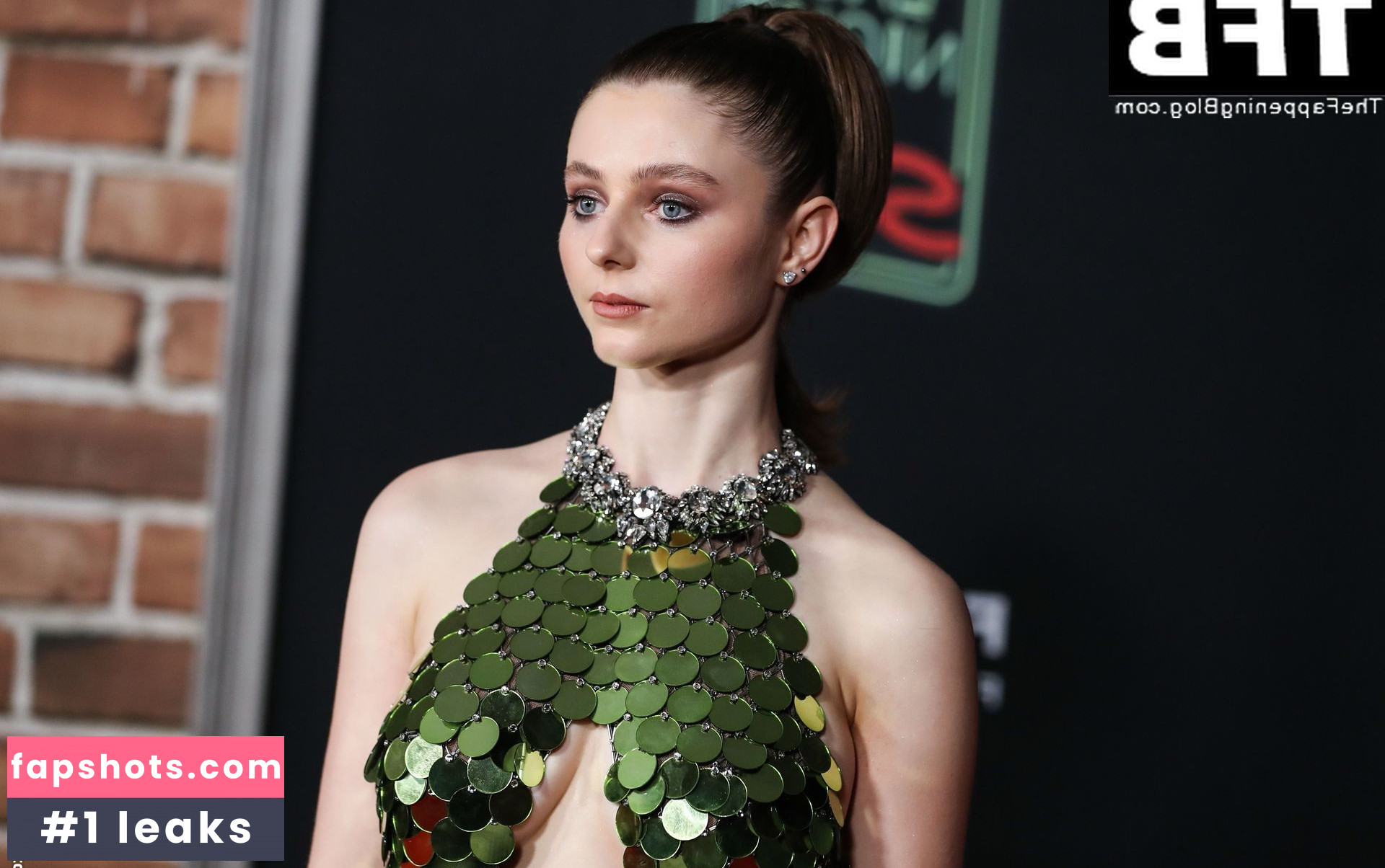 Thomasin McKenzie gallery photo #94
