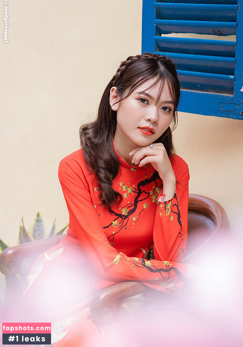 Thu Hien nude babe gallery