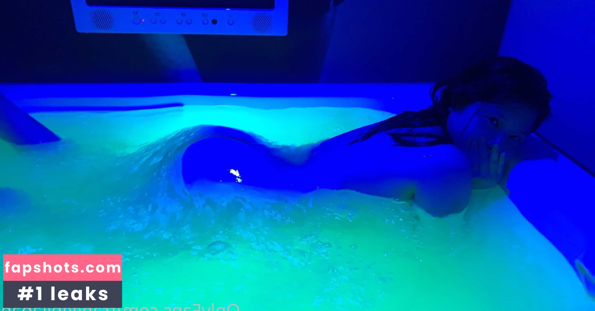 Thu Trang Vo gallery photo #6