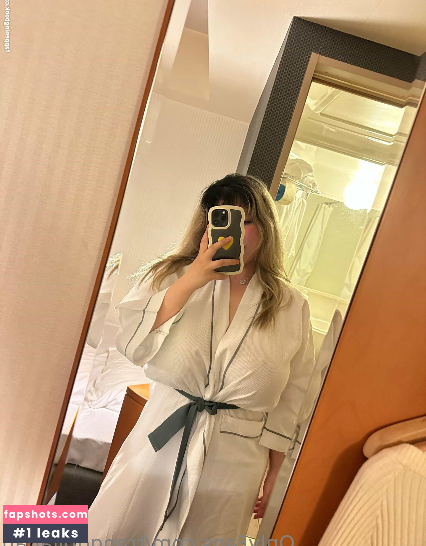 Thu Trang Vo gallery photo #9