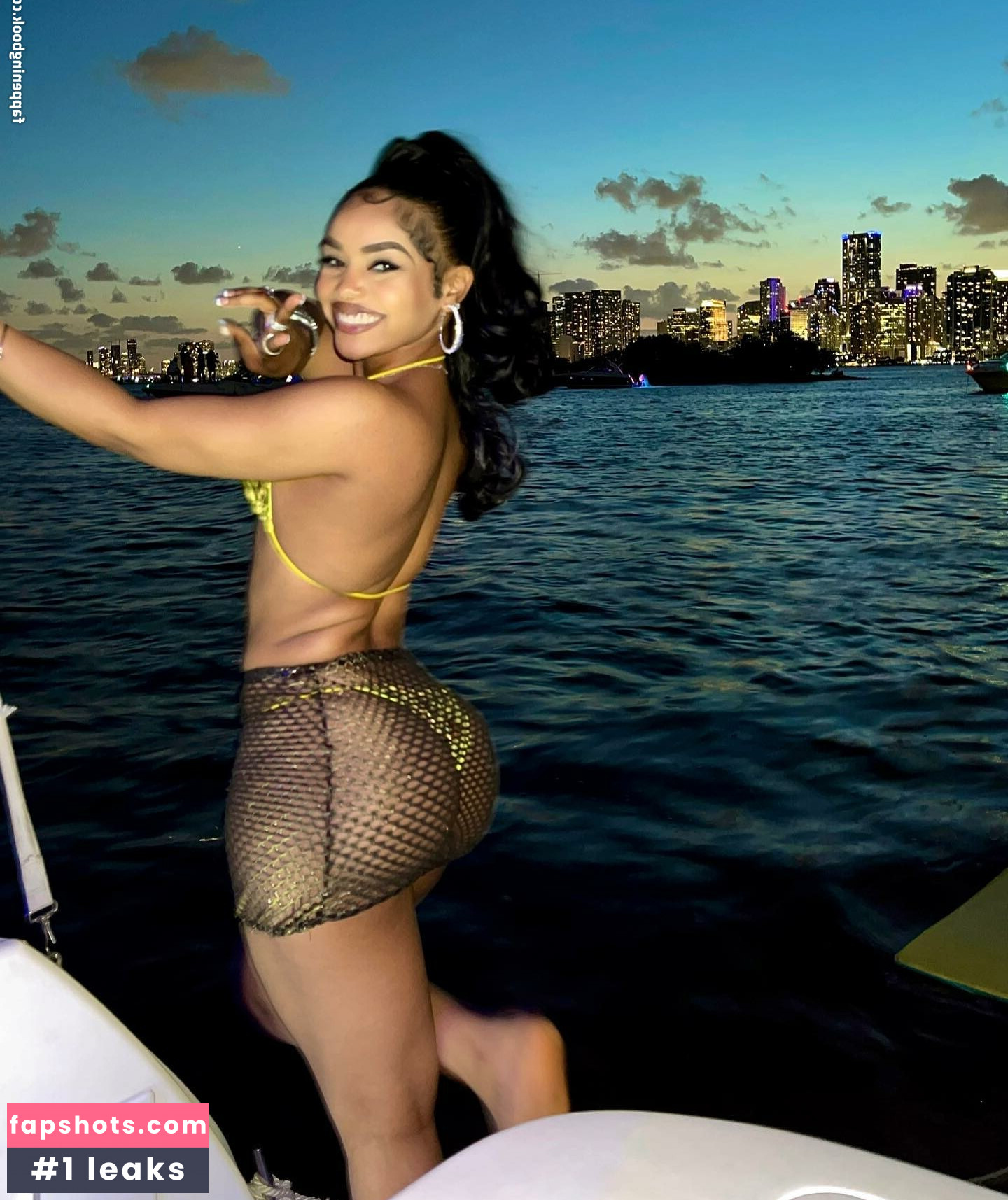 Thurriaa gallery photo #19