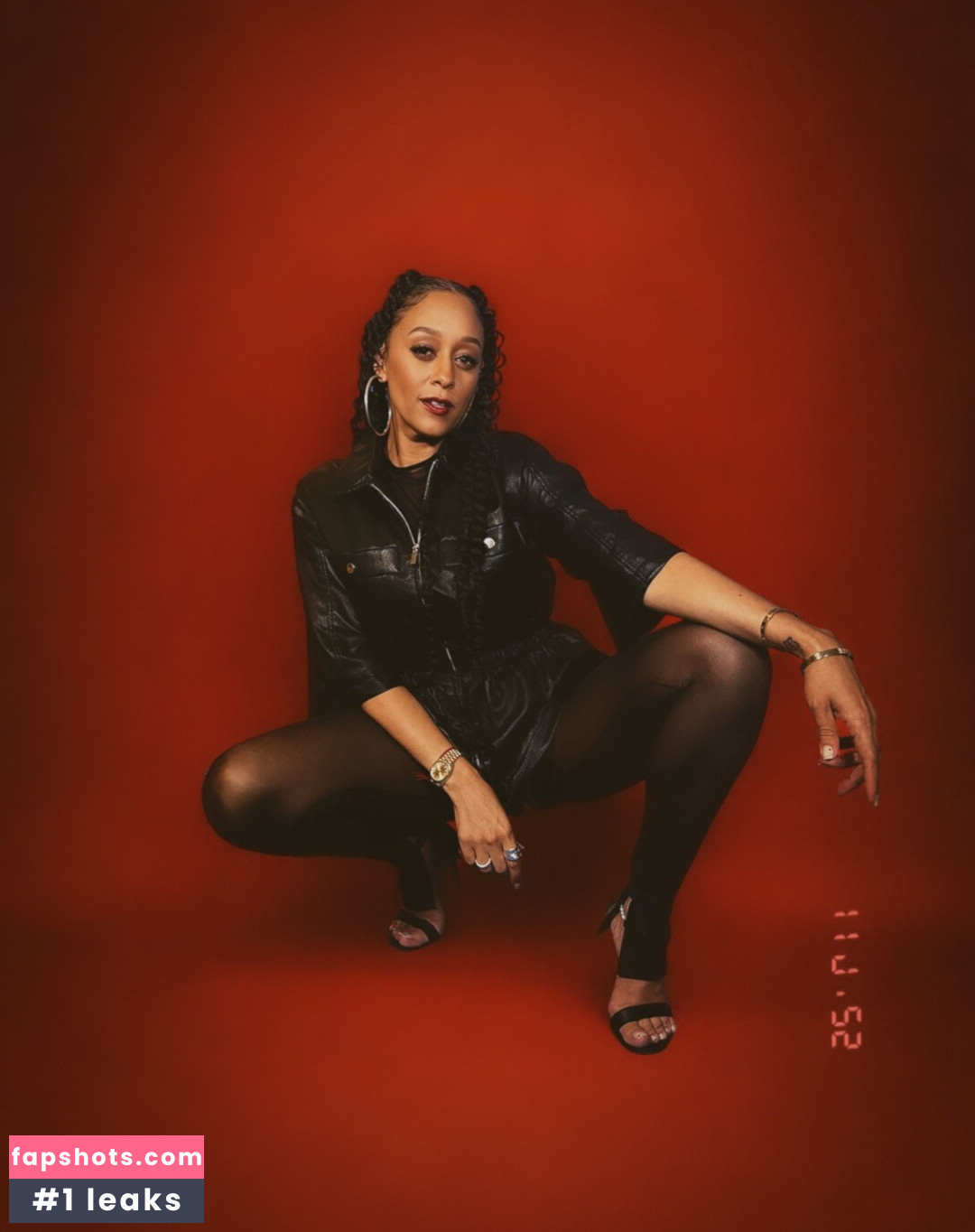 Tia Mowry gallery photo #4