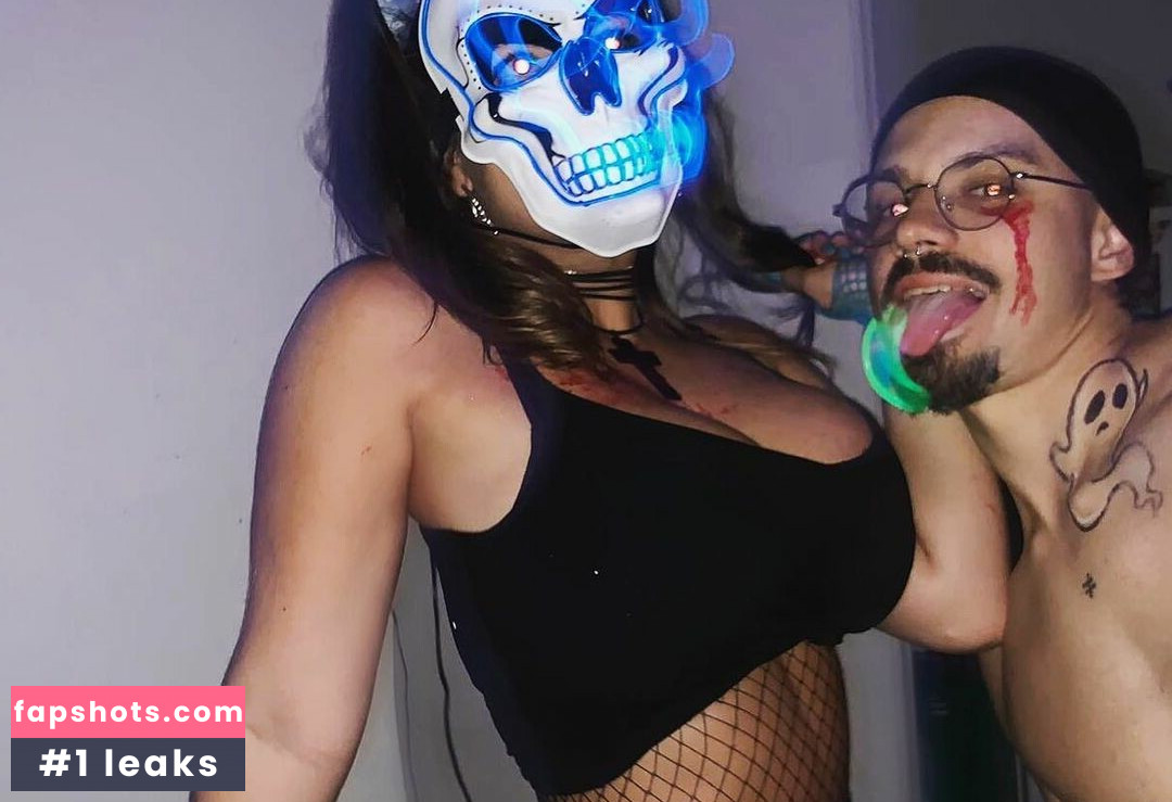 Tiana H gallery photo #16