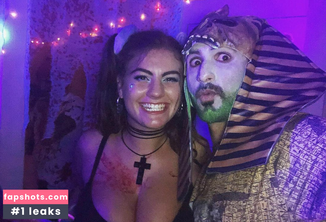 Tiana H gallery photo #26