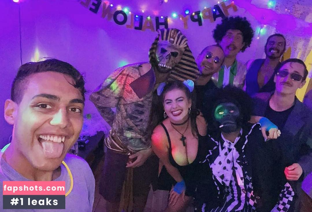 Tiana H gallery photo #8