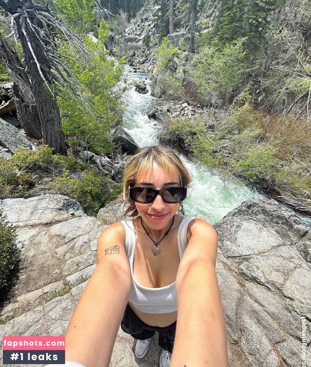 Tiana Renay gallery photo #11