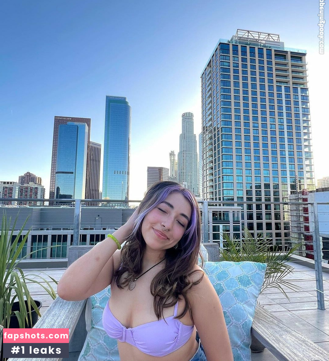 Tiana Renay gallery photo #21