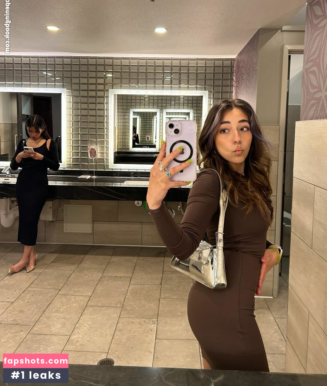 Tiana Renay gallery photo #30