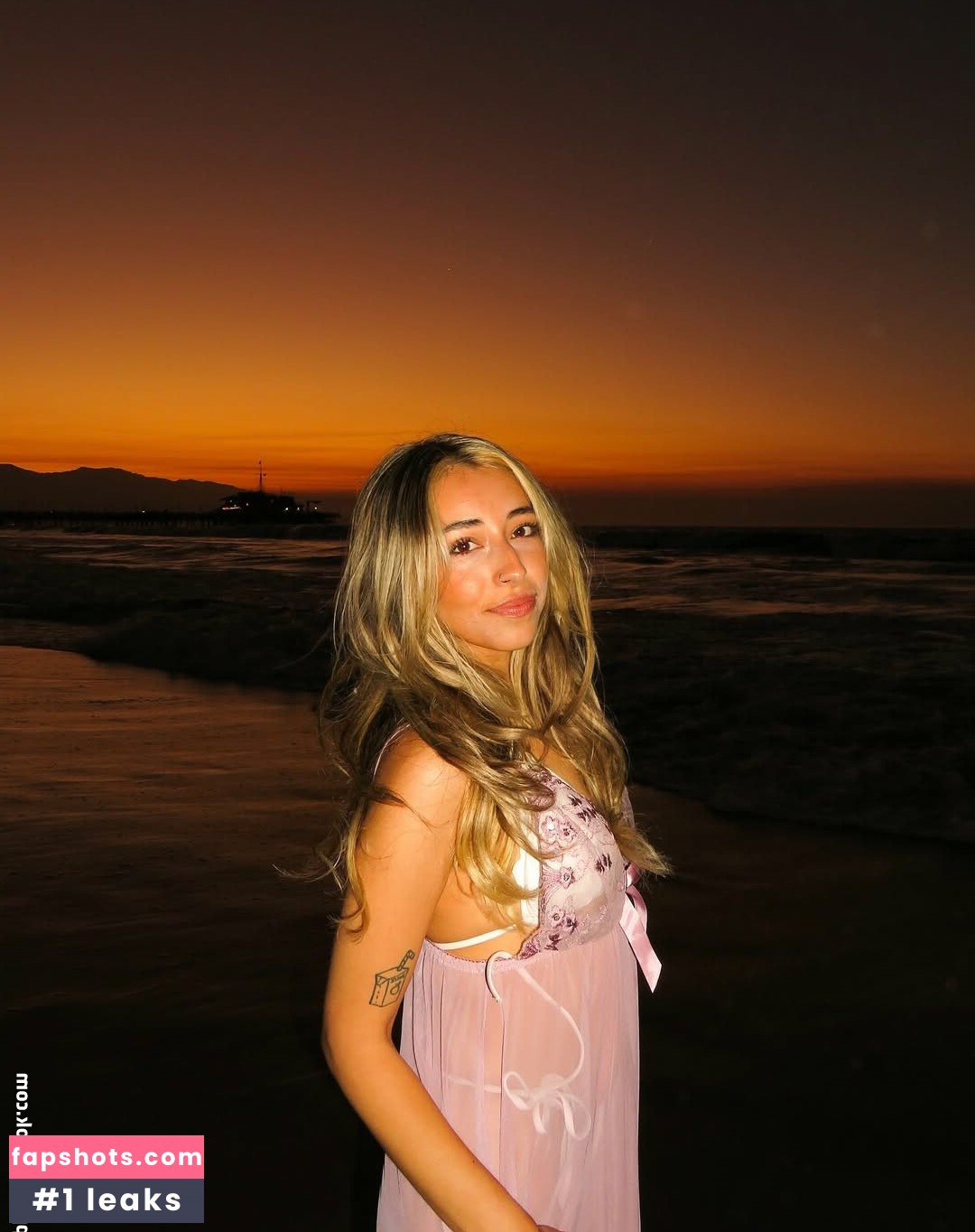 Tiana Renay gallery photo #4