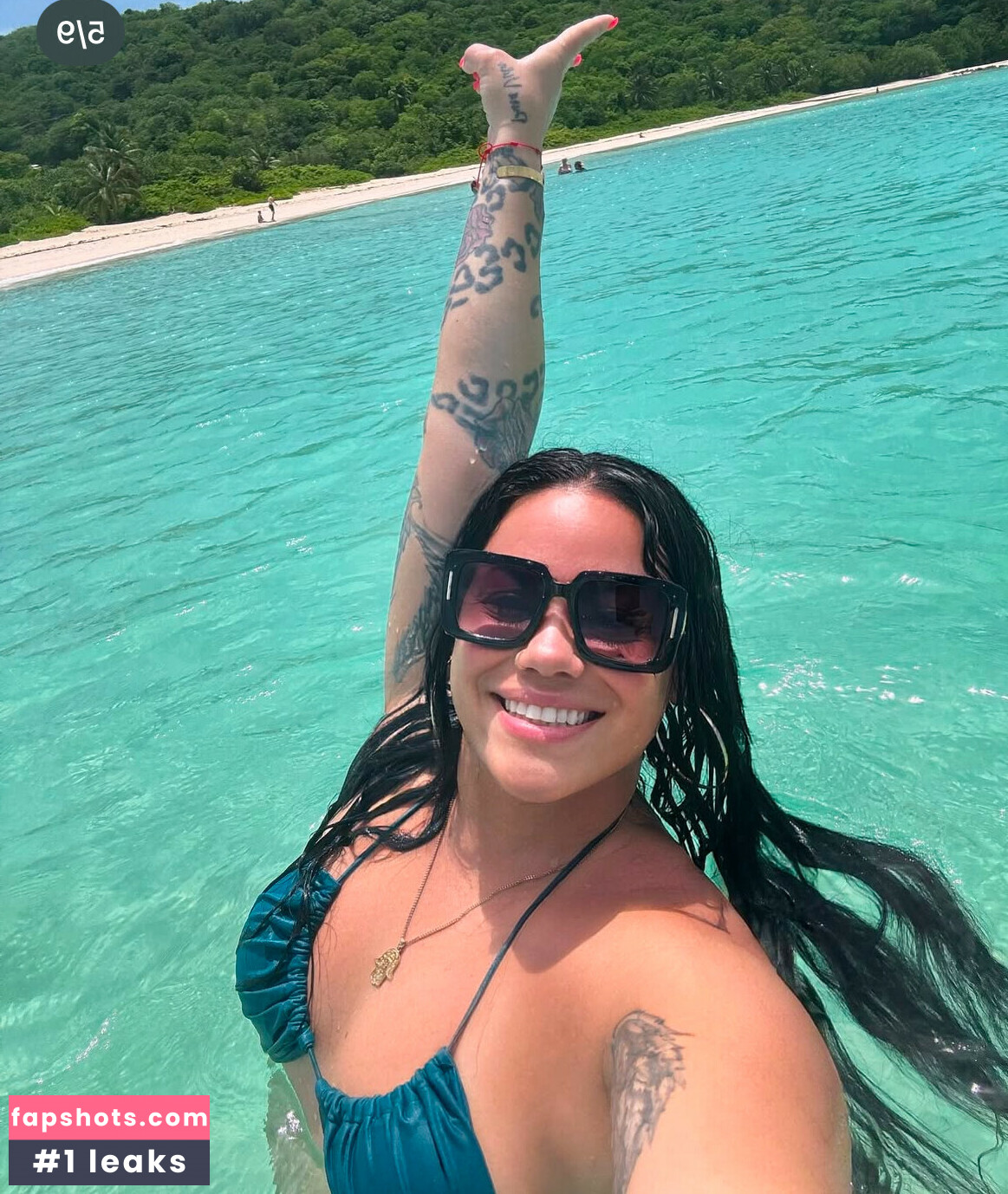 Tianialexis gallery photo #6