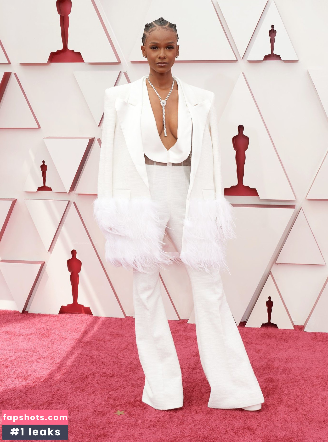 Tiara Thomas gallery photo #17