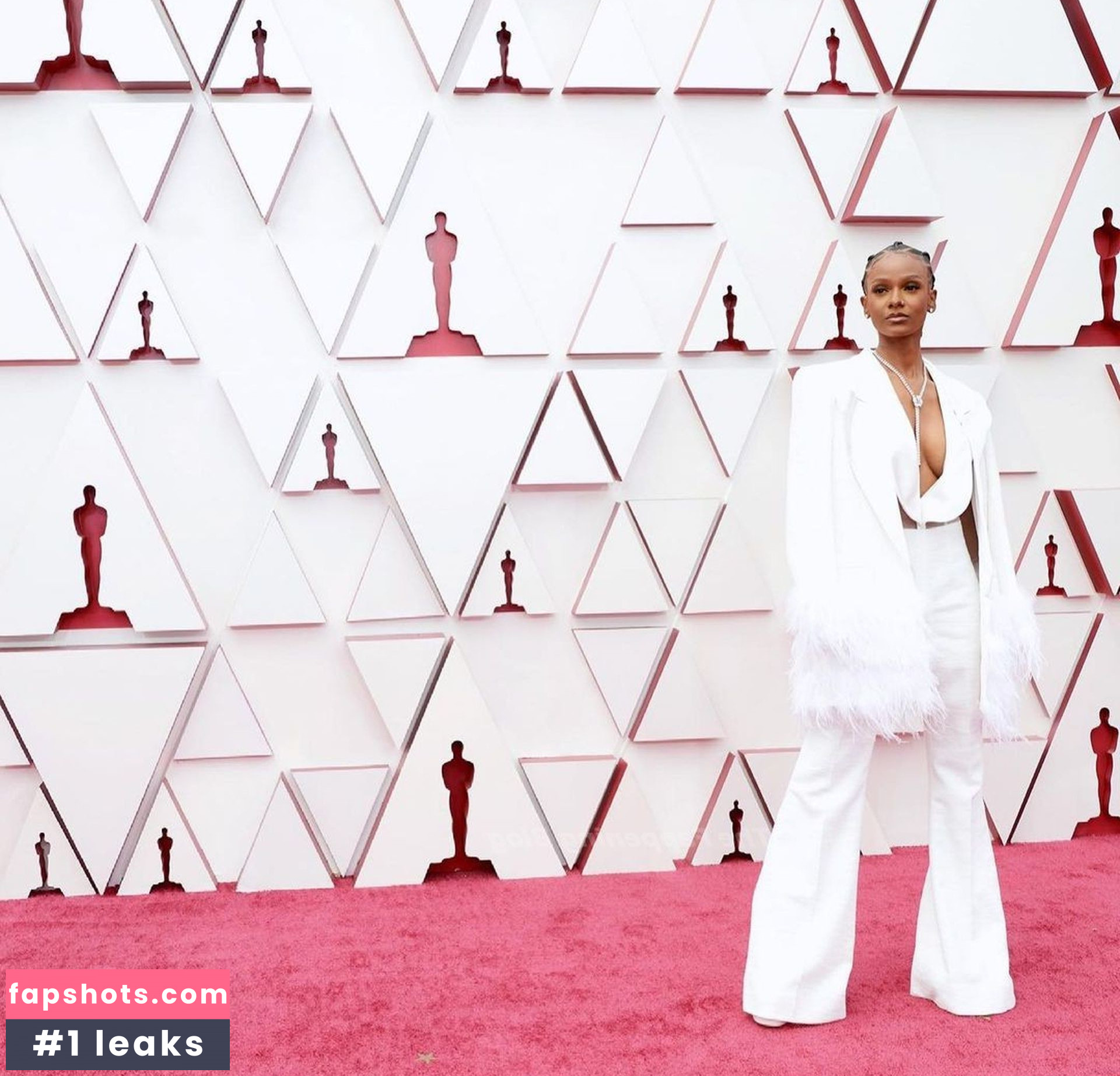 Tiara Thomas gallery photo #3