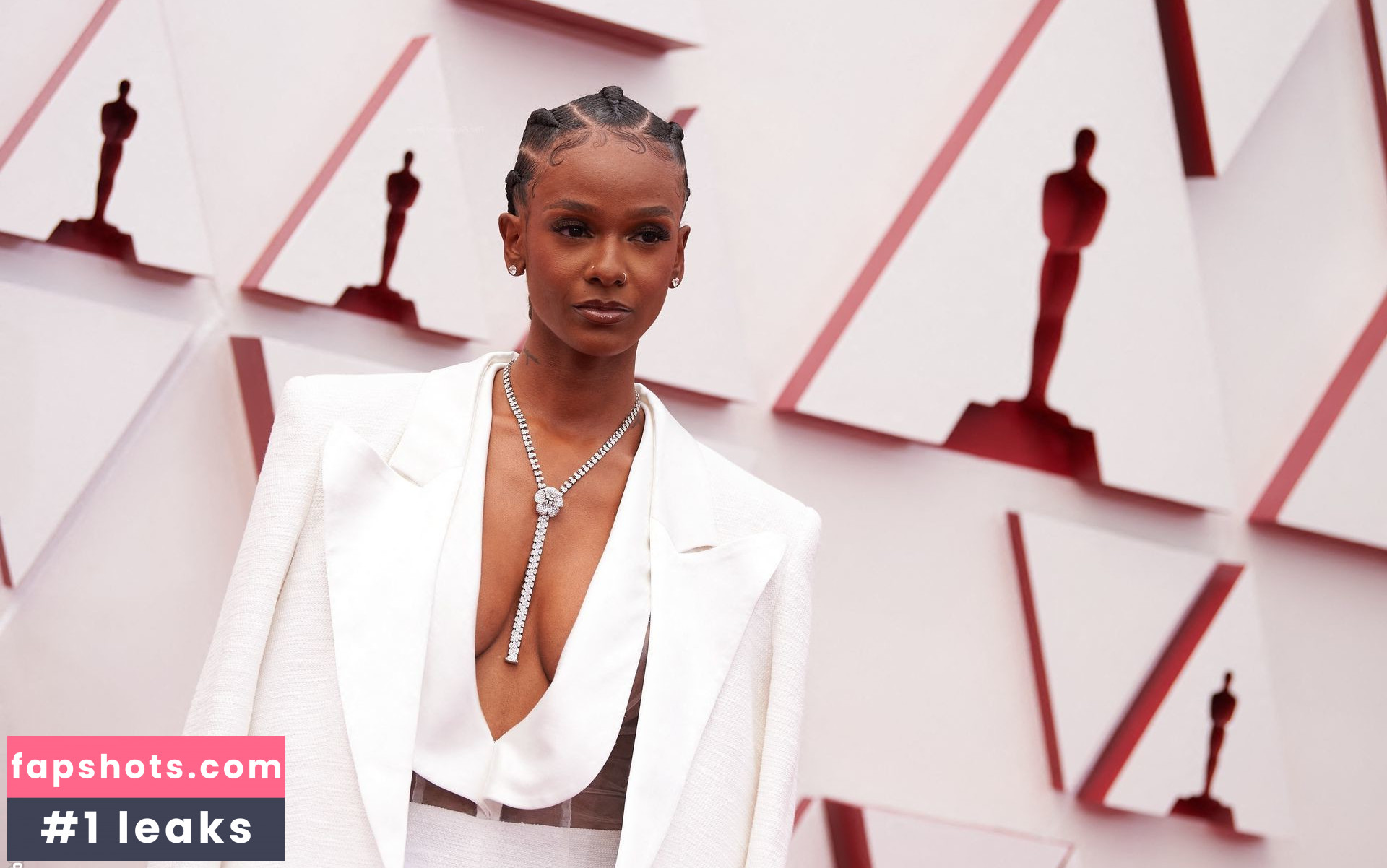 Tiara Thomas gallery photo #4