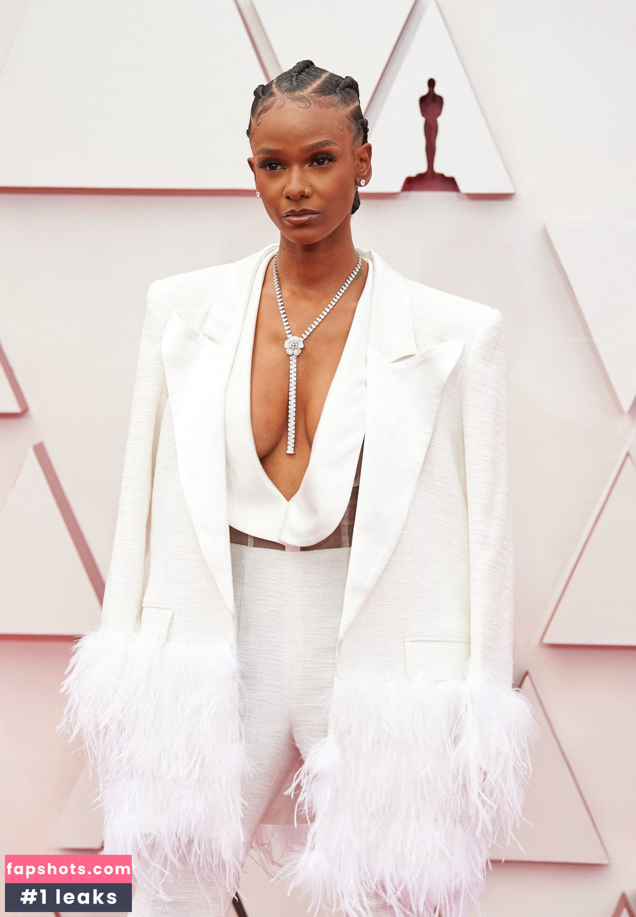 Tiara Thomas gallery photo #5