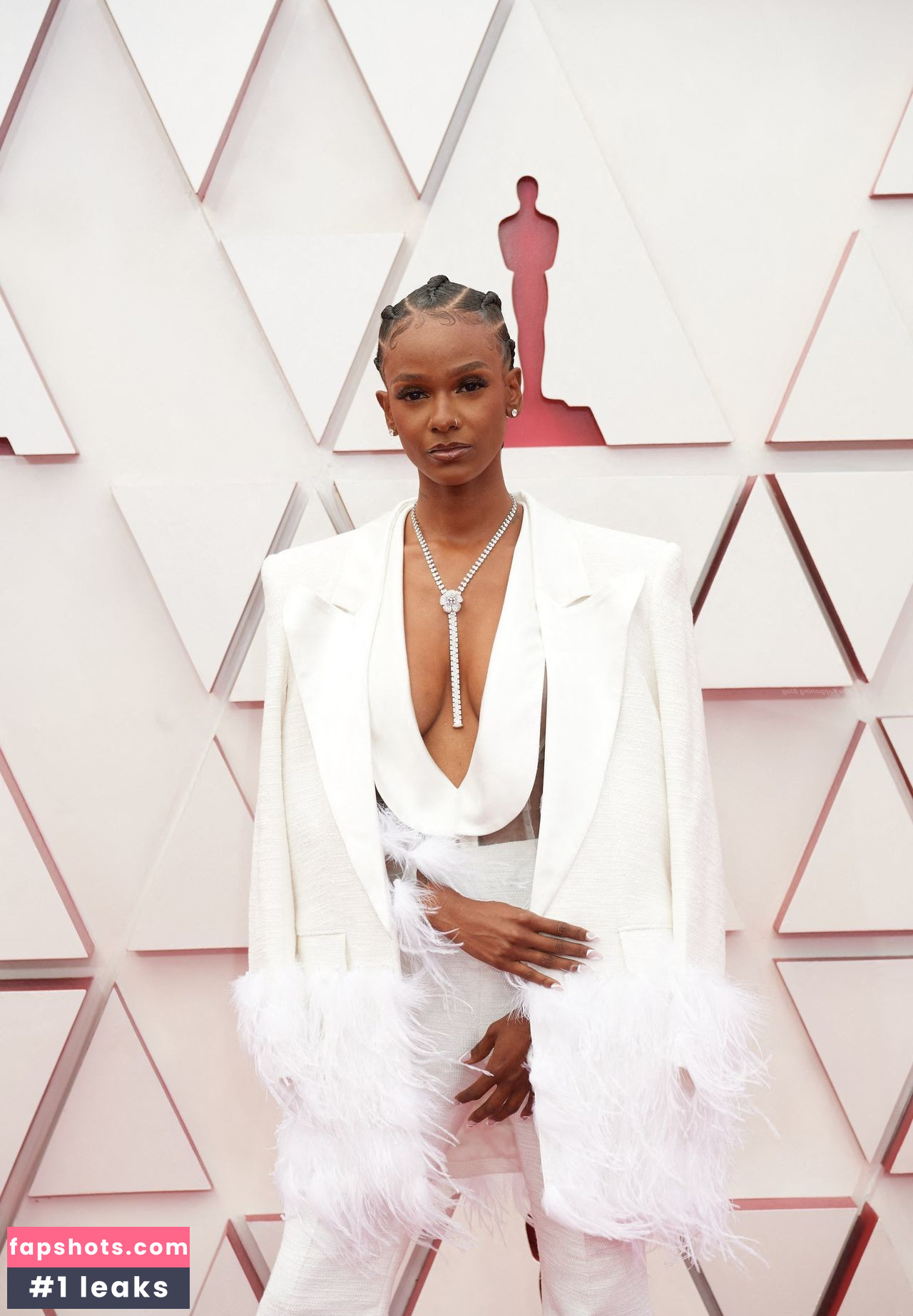 Tiara Thomas gallery photo #7