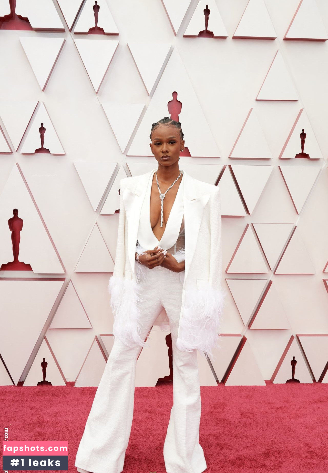 Tiara Thomas gallery photo #8