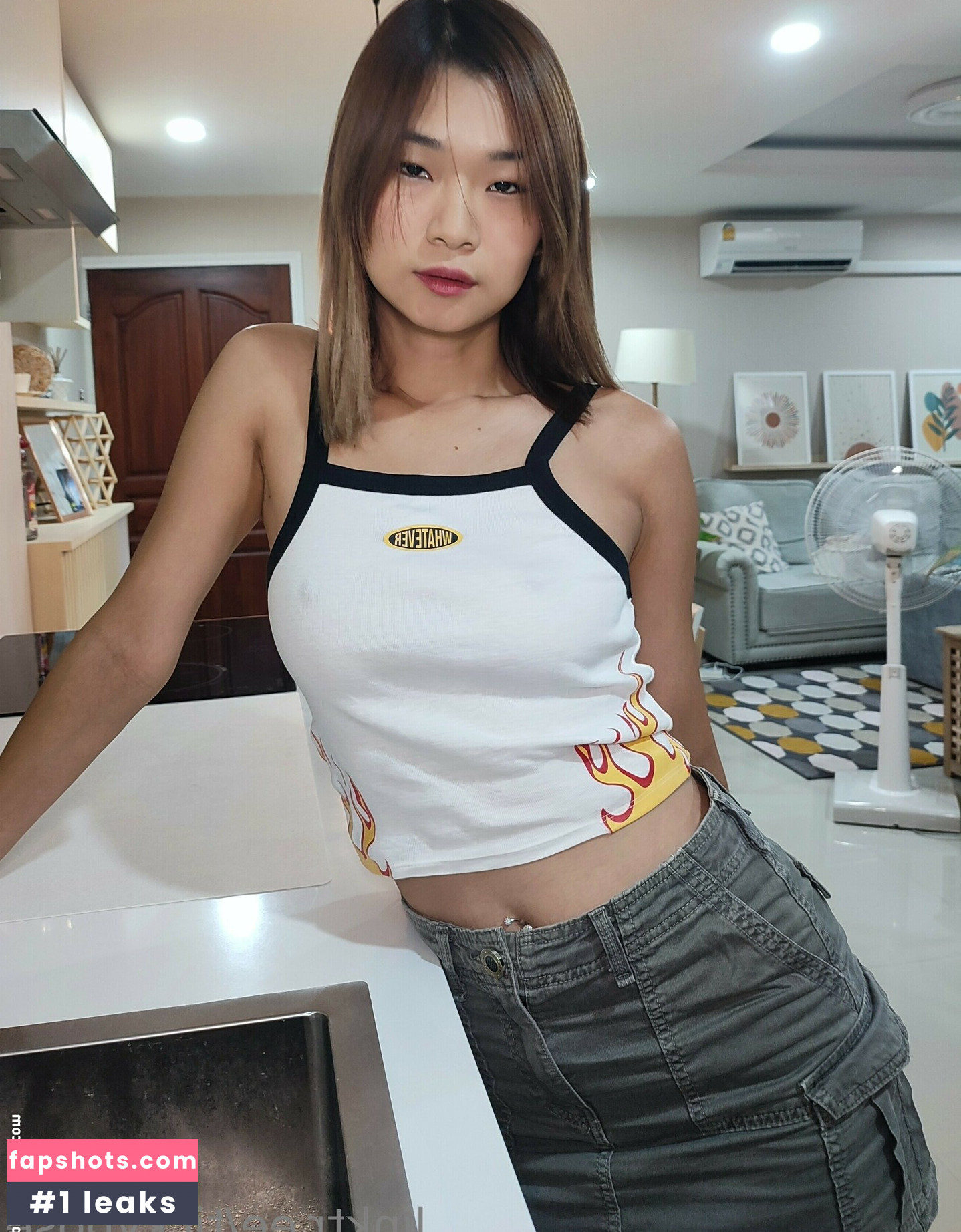 TickyPose gallery photo #24