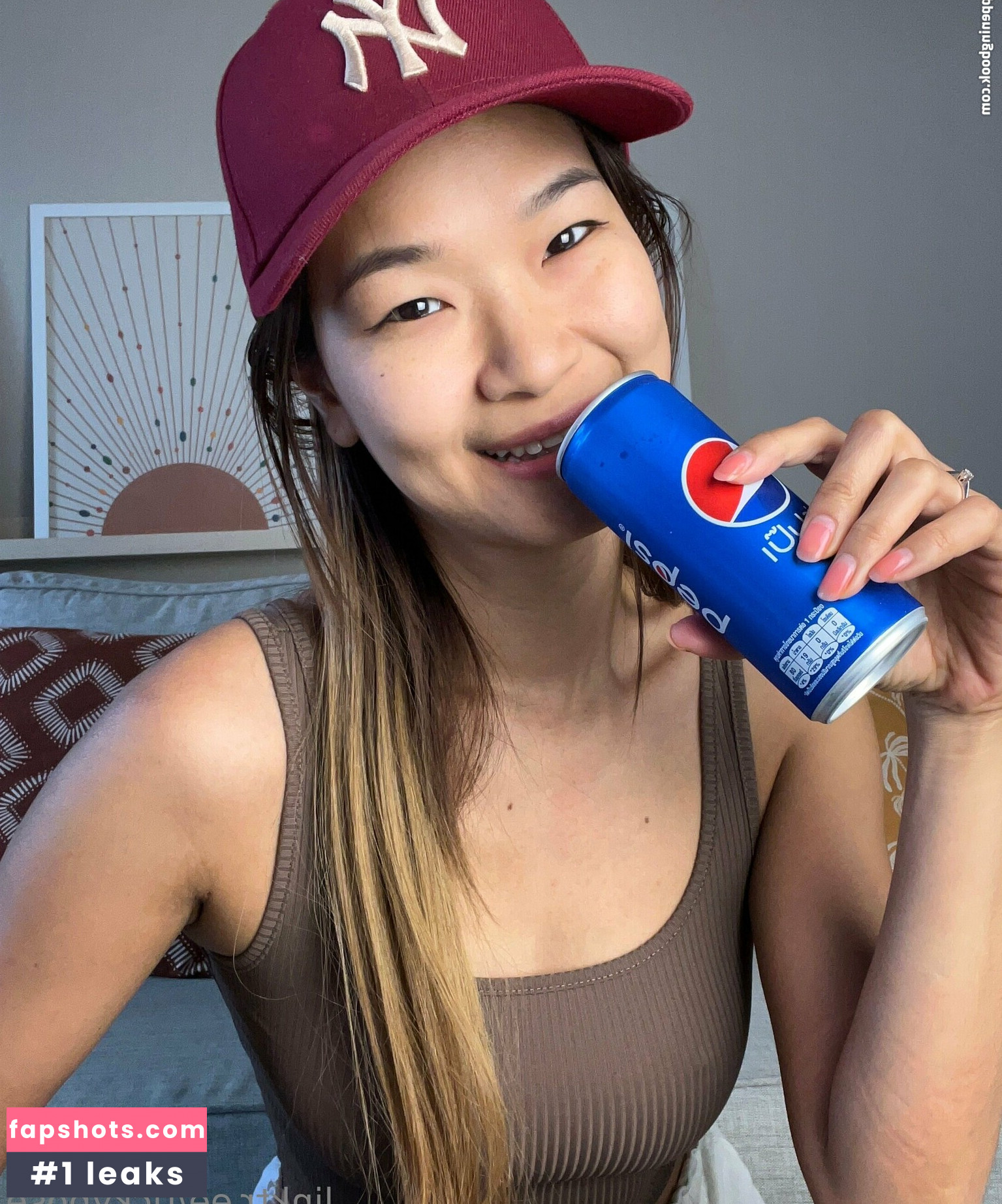 TickyPose gallery photo #4