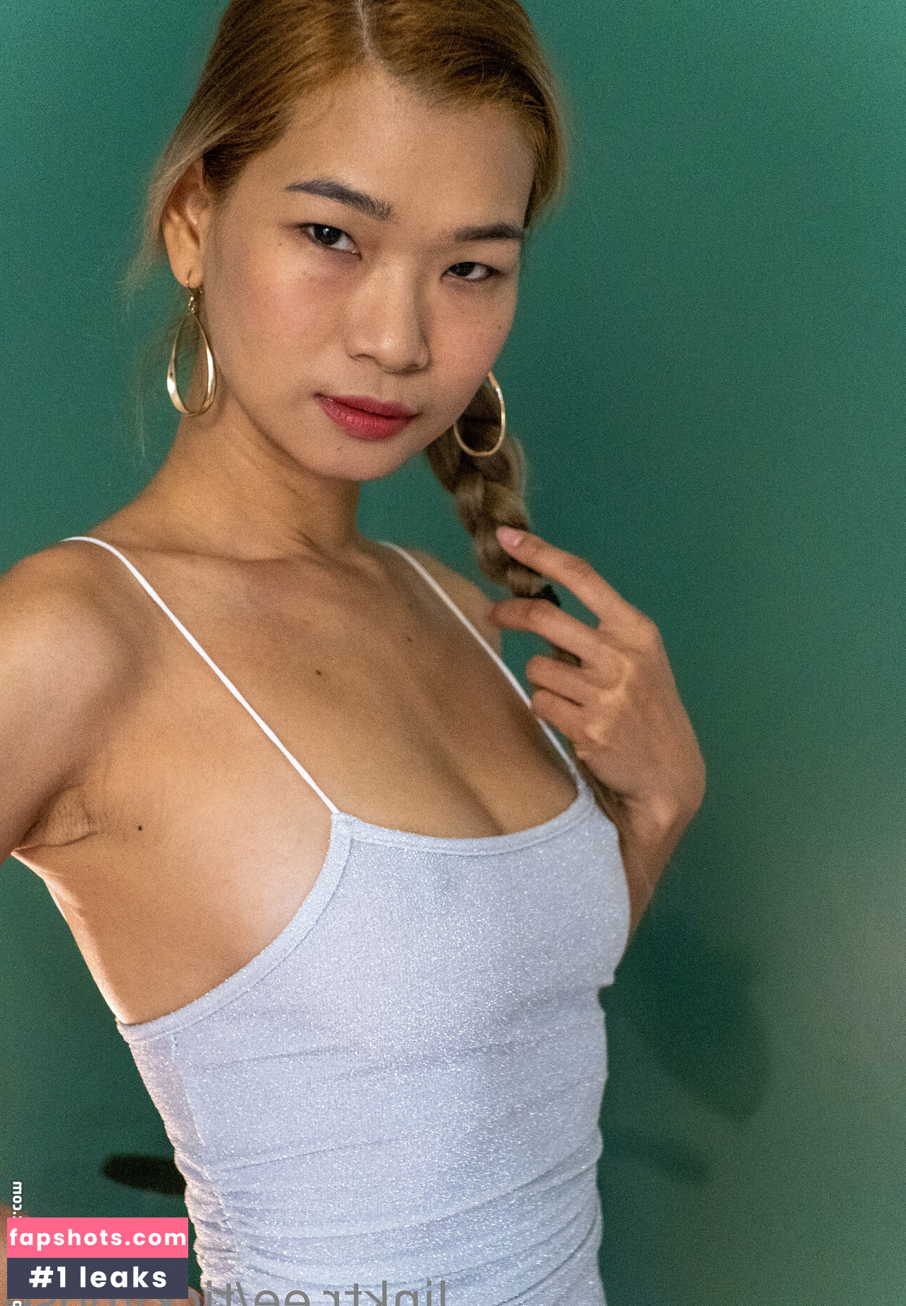 TickyPose gallery photo #42