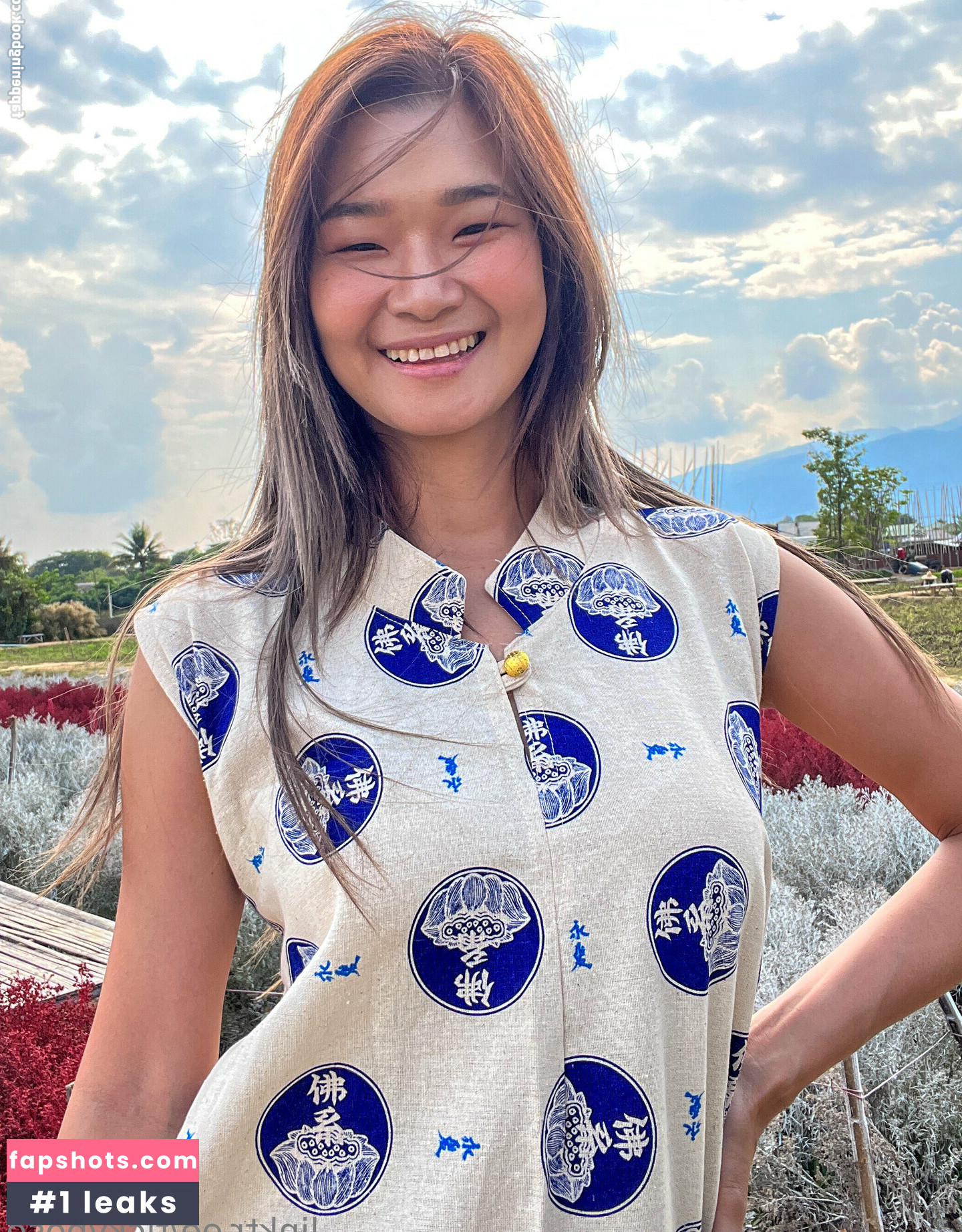 TickyPose gallery photo #6