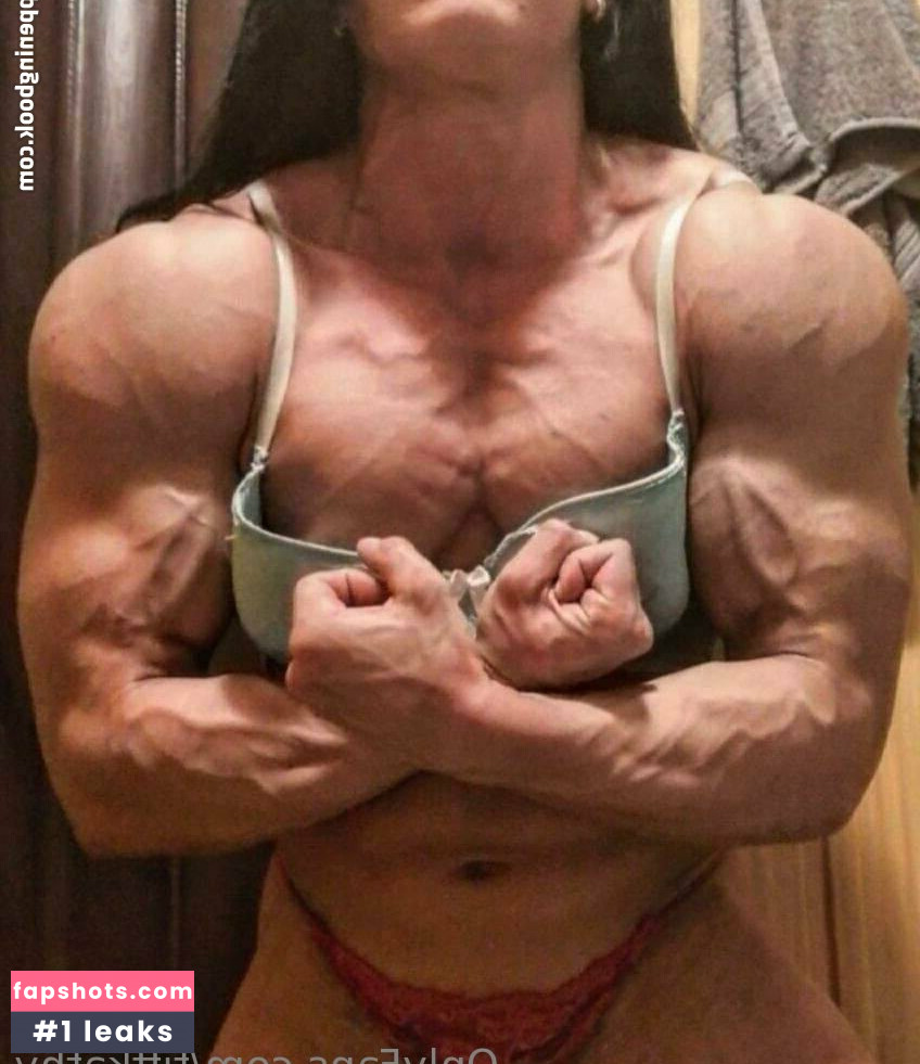 Tifani Wittman gallery photo #26