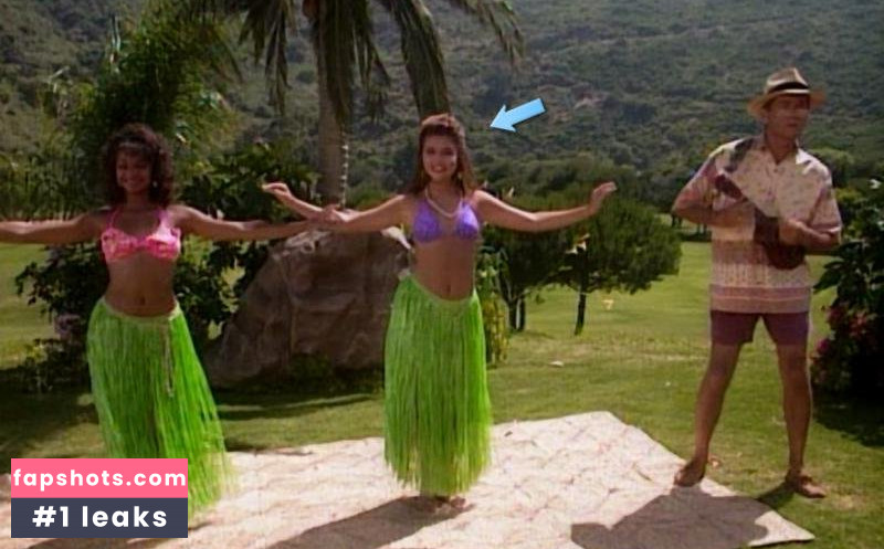 Tiffani-Amber Thiessen gallery photo #62