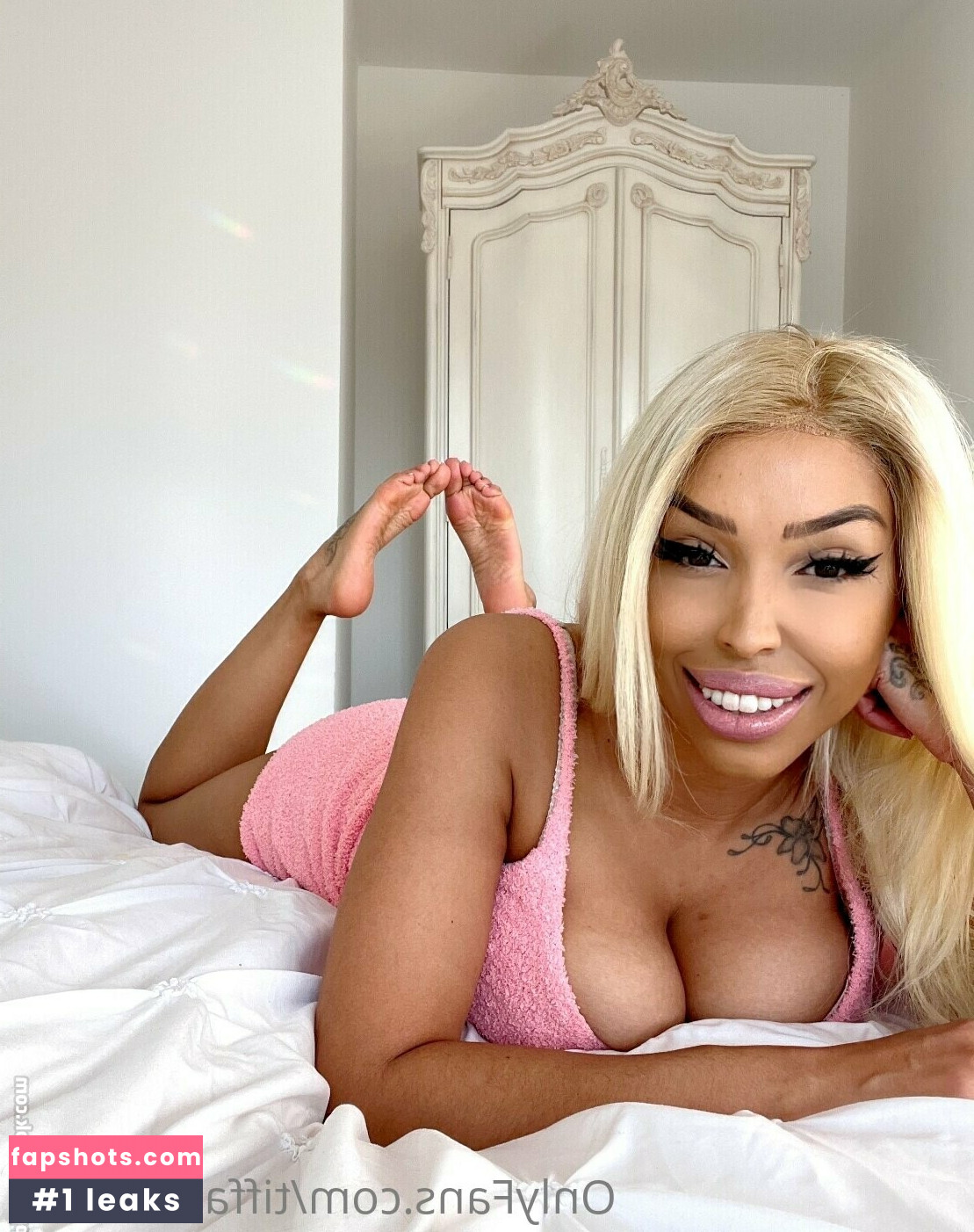 Tiffanie Toes Nude Leaks OnlyFans Photos #2 - LeakJerk