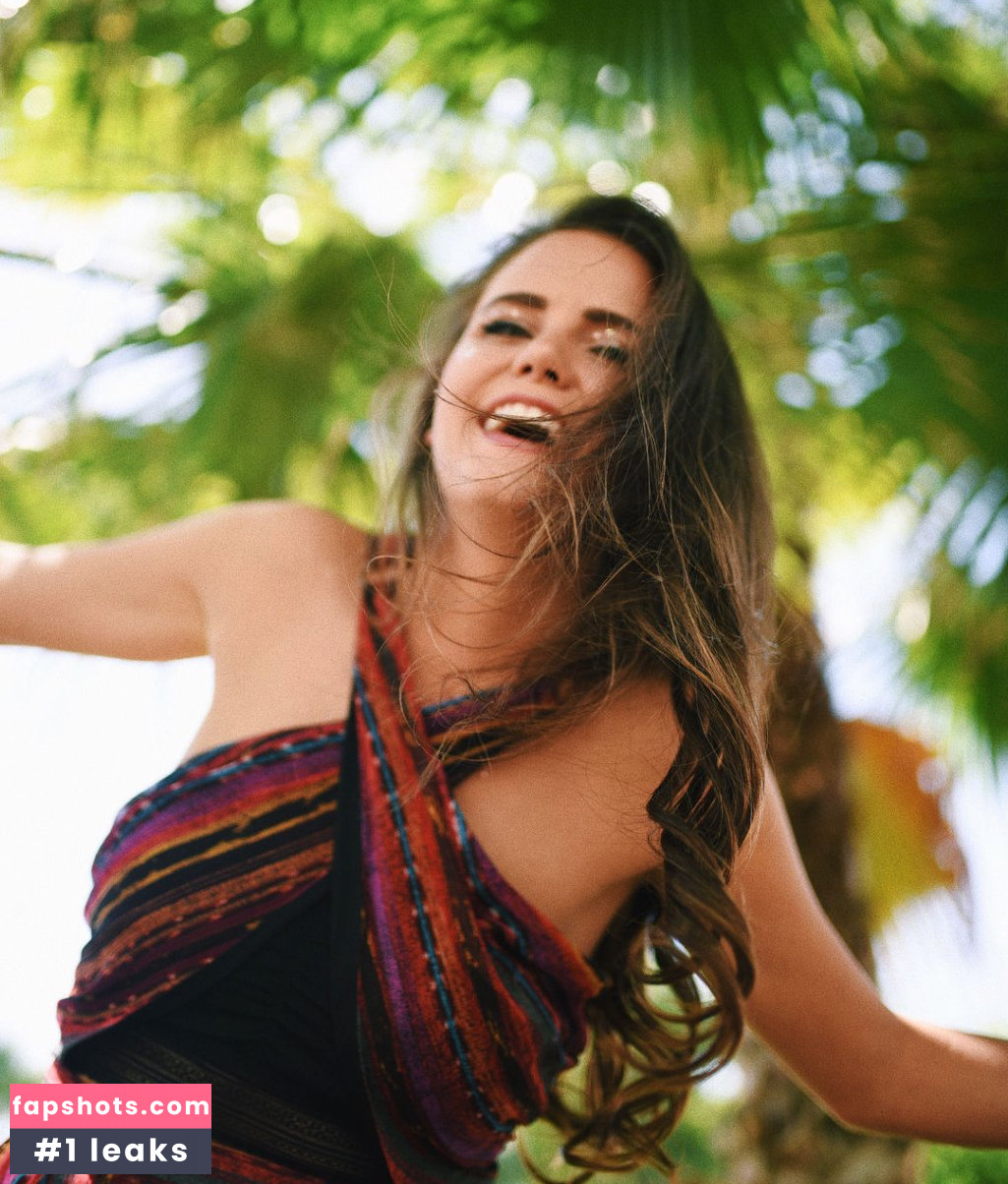 Tiffany Alvord gallery photo #51