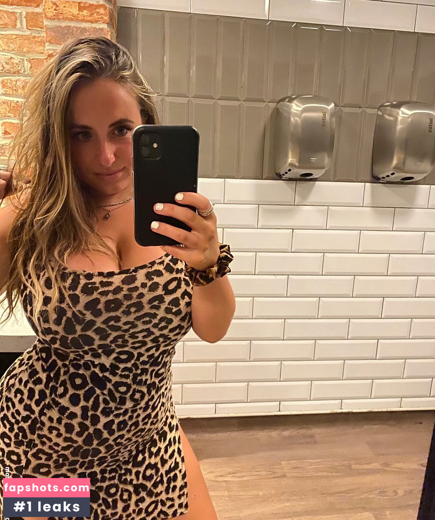 Tiffany Harrison gallery photo #2