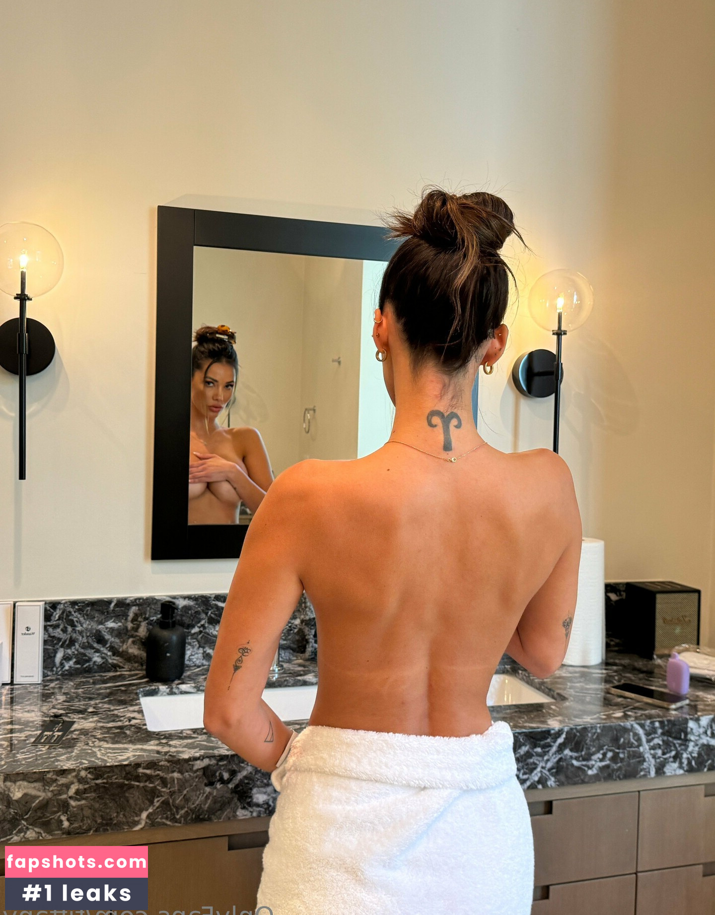 Tiffany Keller gallery photo #15