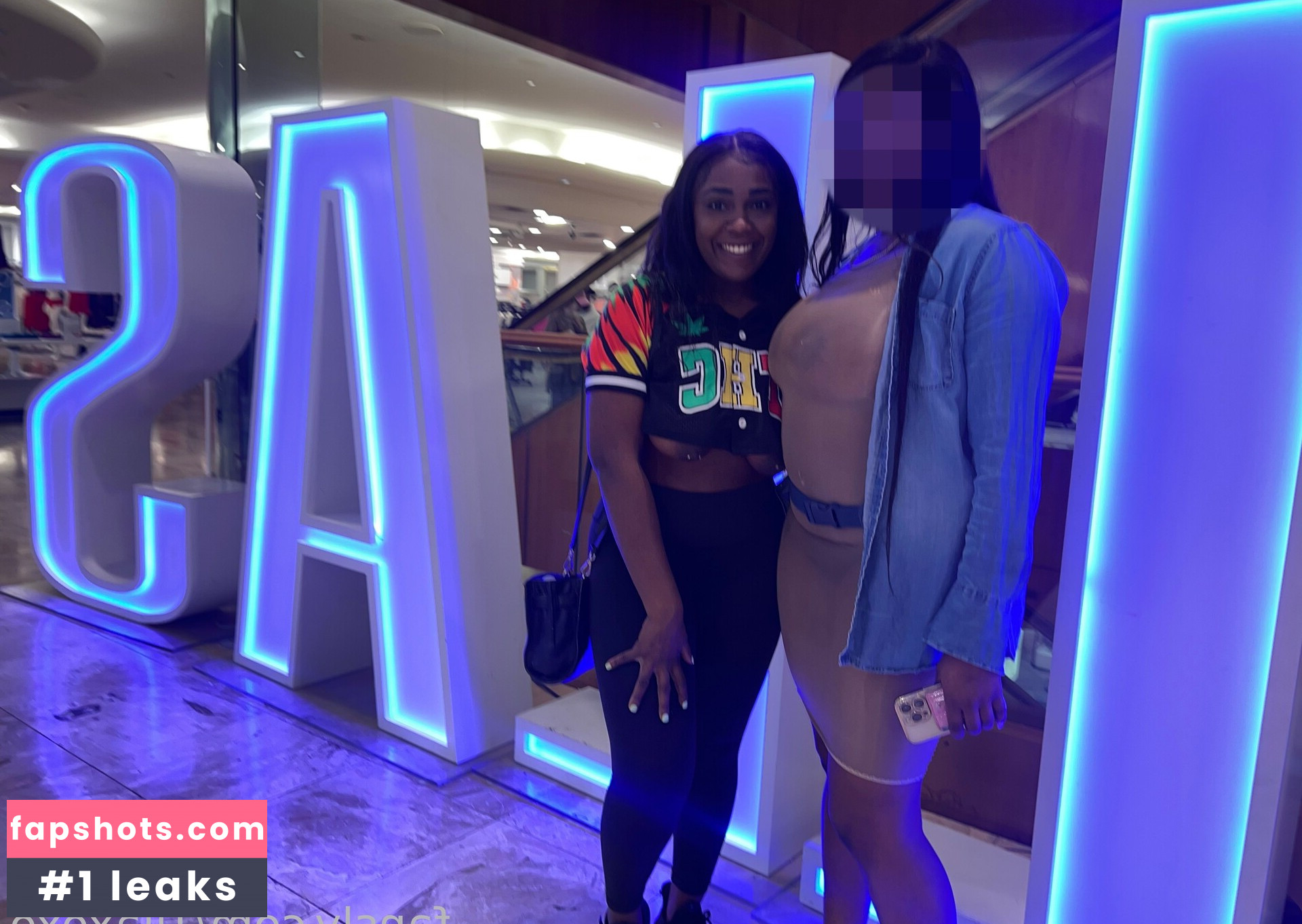 Tilaxoxo gallery photo #12