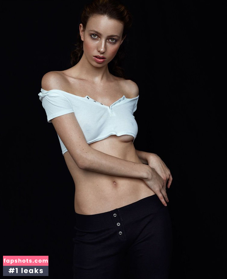 Tillie Medland gallery photo #27