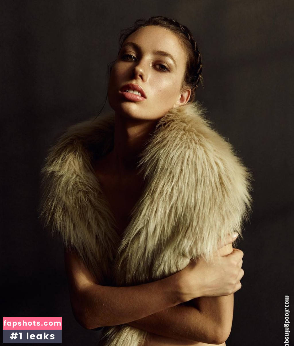 Tillie Medland gallery photo #36