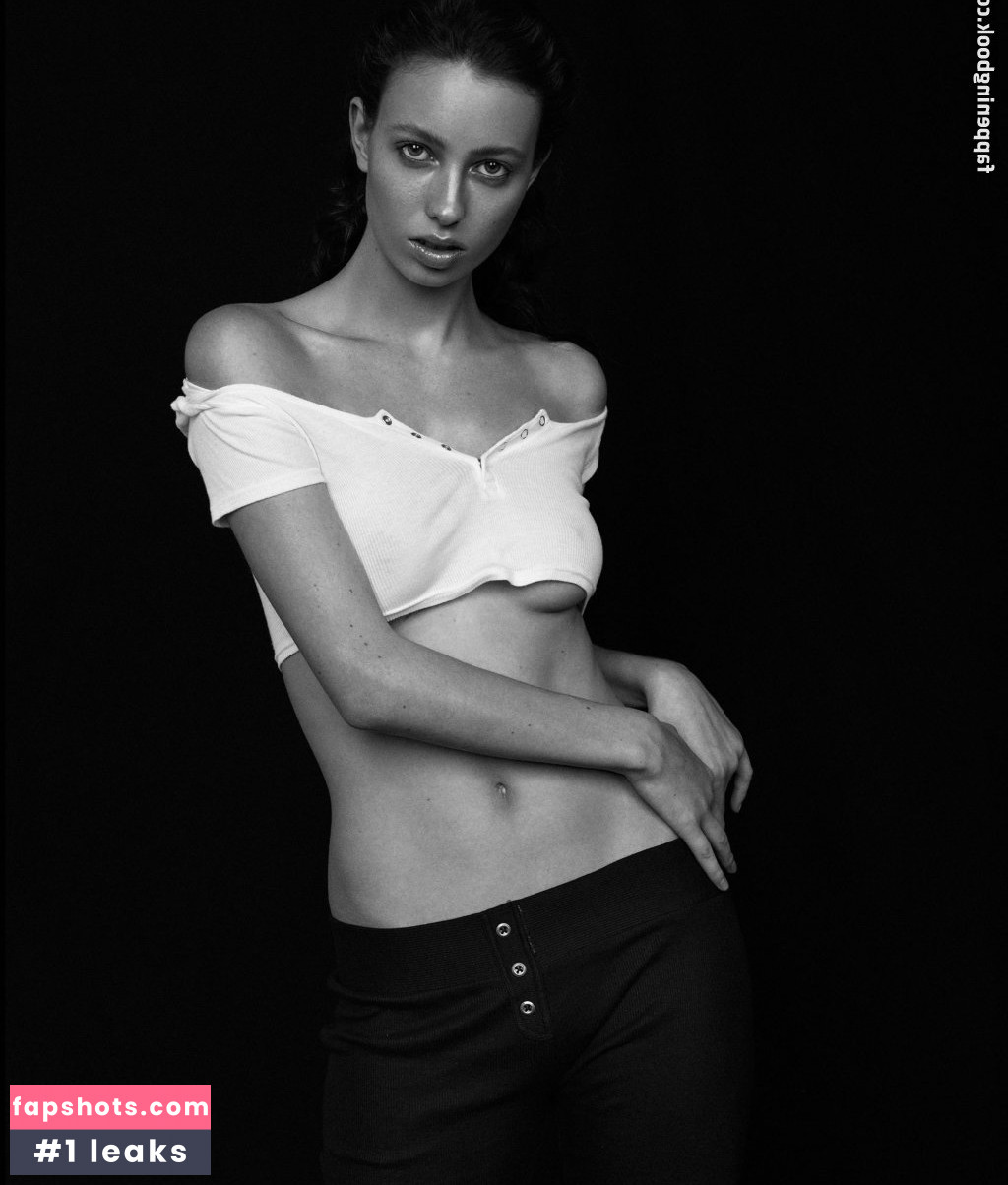 Tillie Medland gallery photo #37