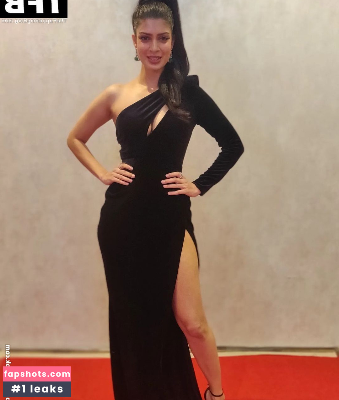 Tina Desai Nude Leaks OnlyFans Photos #4 - LeakJerk