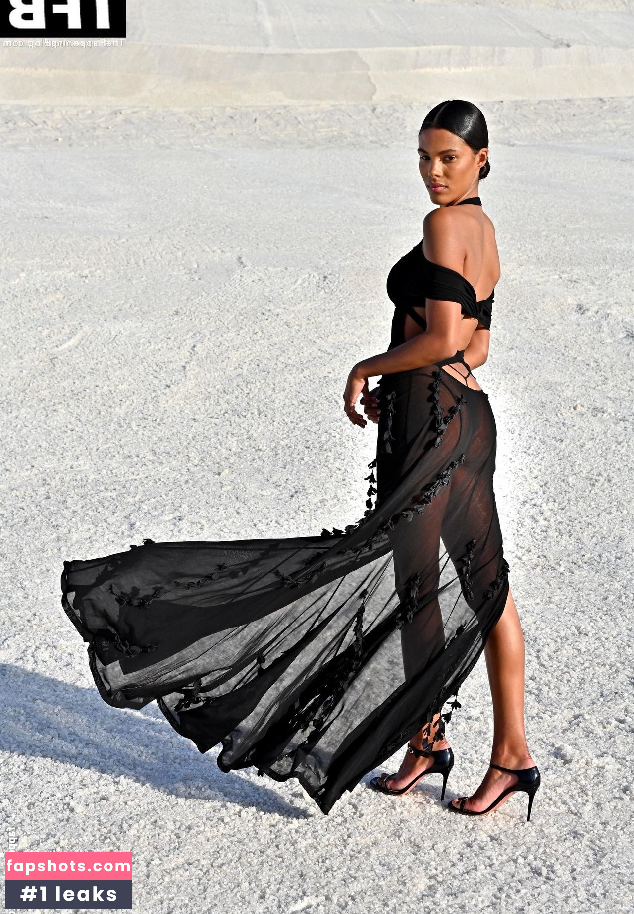 Tina Kunakey gallery photo #105