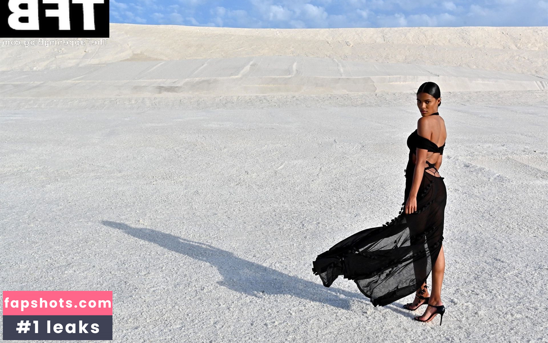 Tina Kunakey gallery photo #106