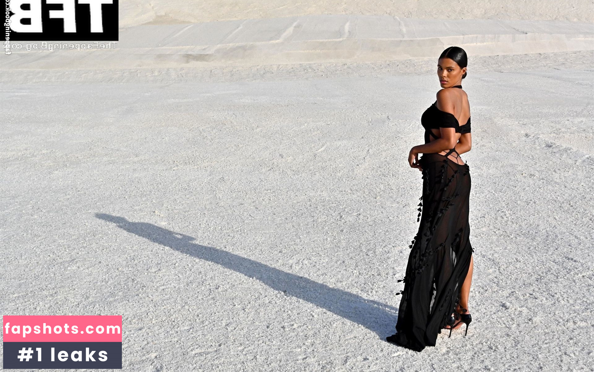 Tina Kunakey gallery photo #107