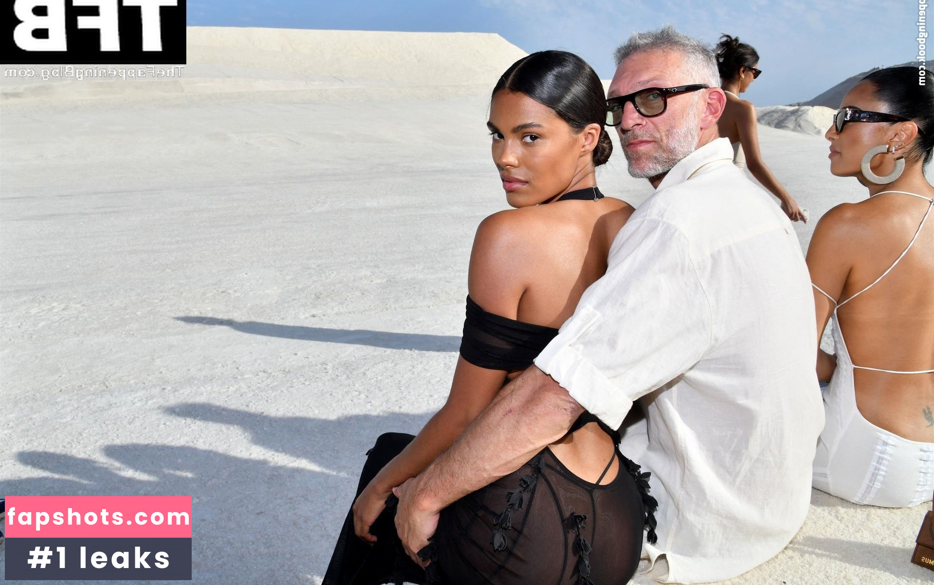 Tina Kunakey gallery photo #111