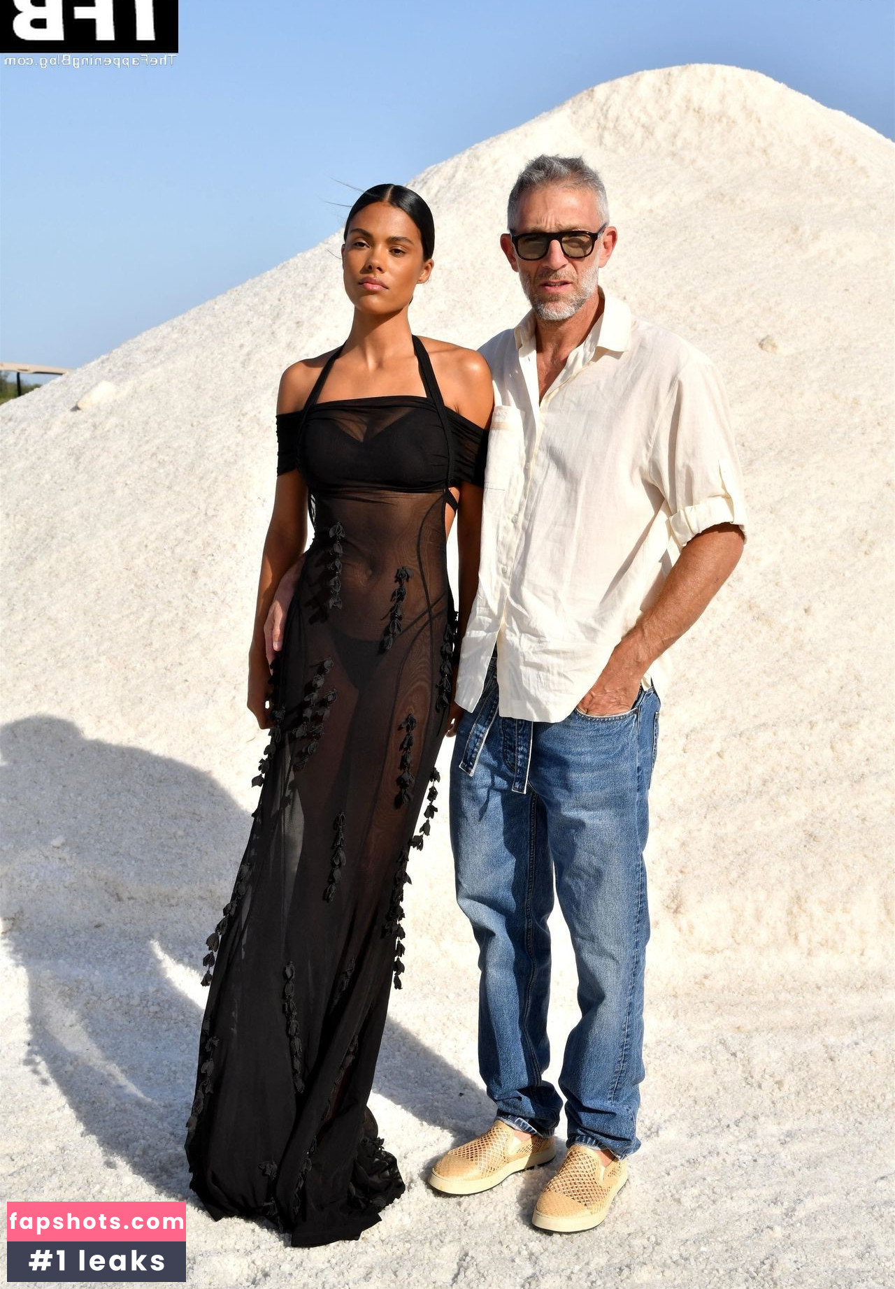 Tina Kunakey gallery photo #123