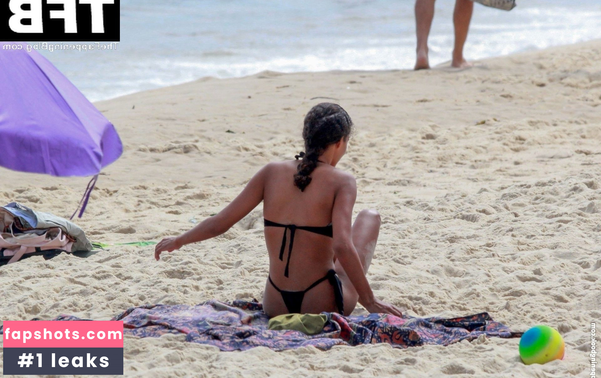 Tina Kunakey gallery photo #151