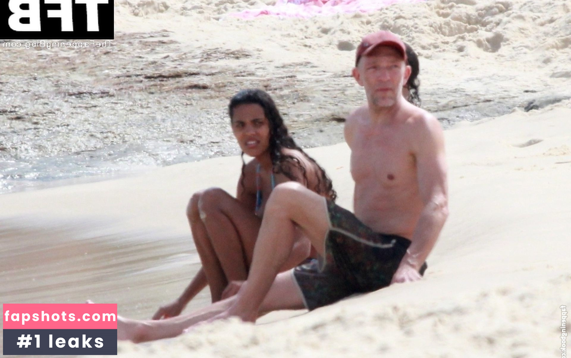 Tina Kunakey gallery photo #157