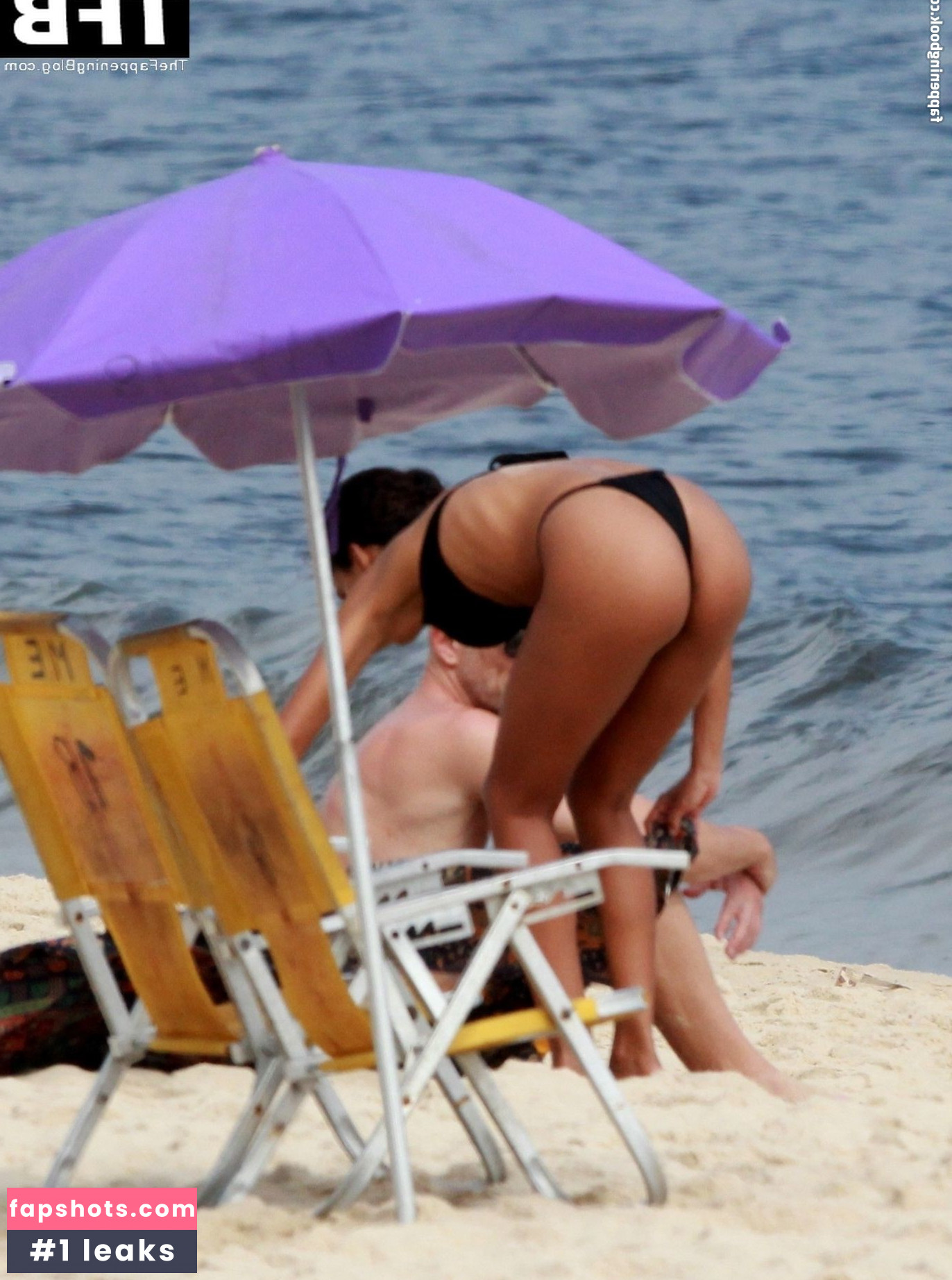 Tina Kunakey gallery photo #166