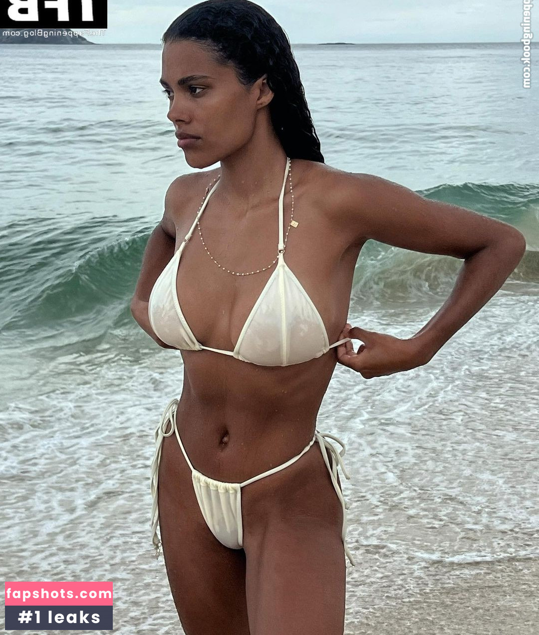 Tina Kunakey gallery photo #170