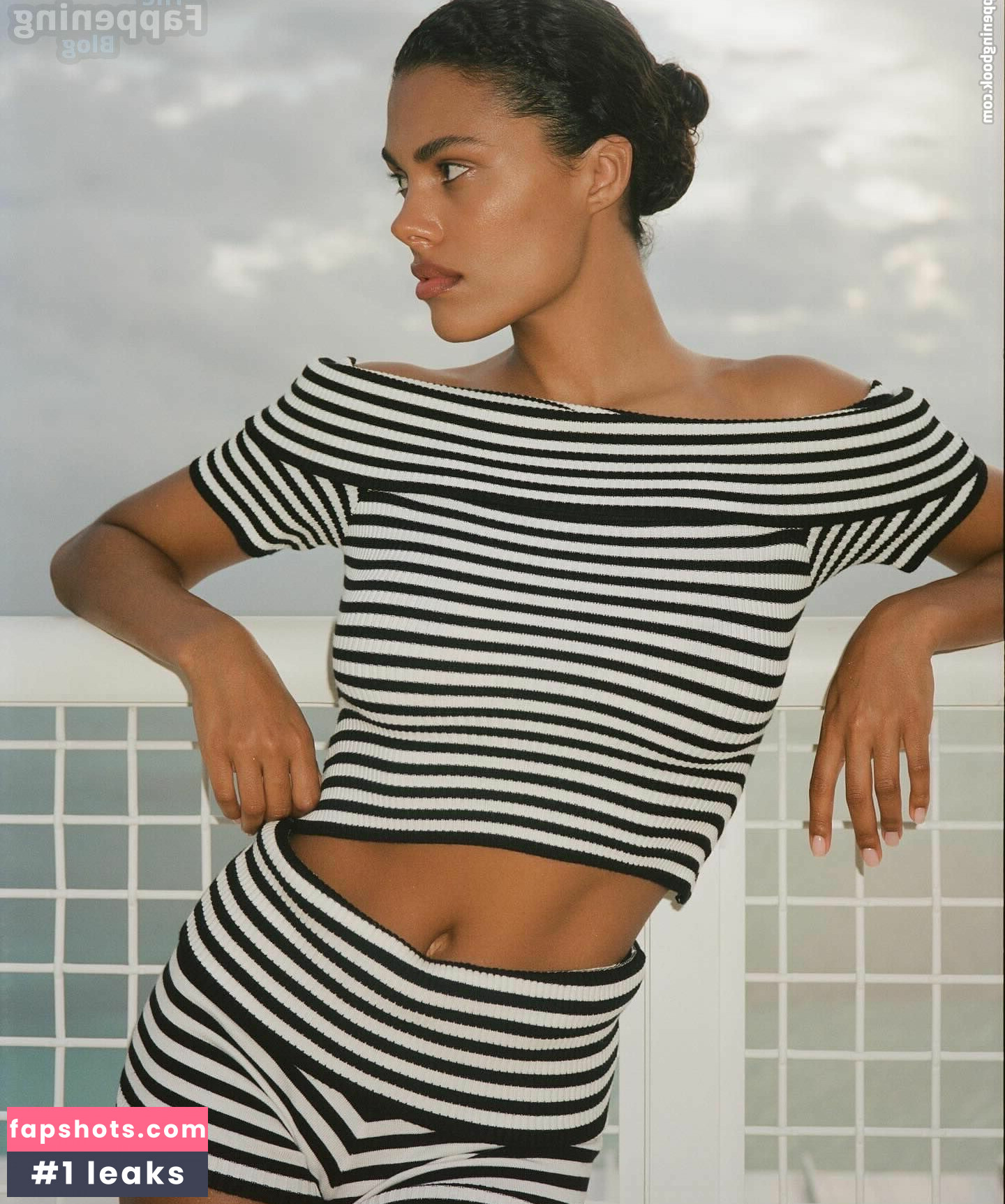 Tina Kunakey gallery photo #22