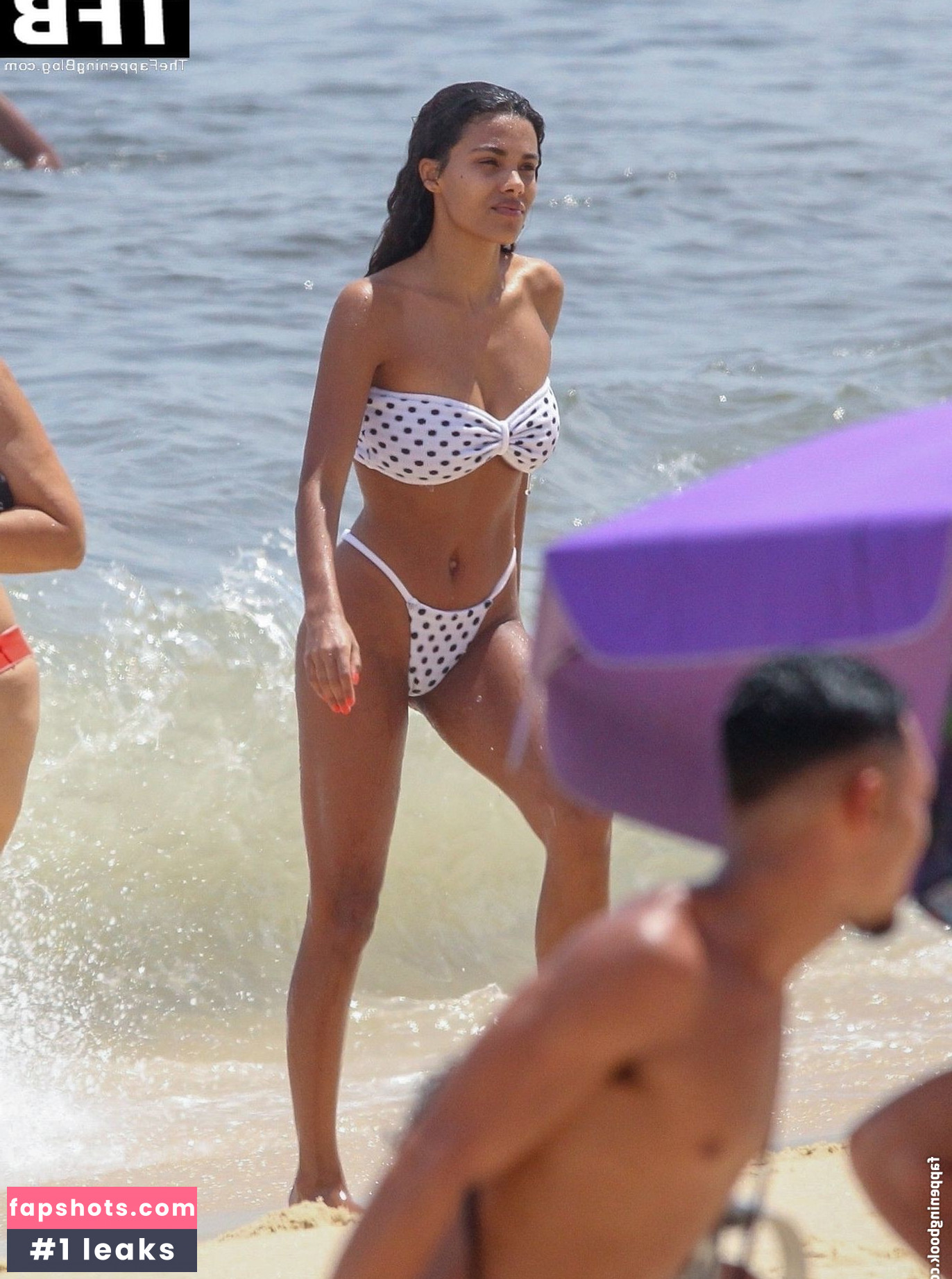 Tina Kunakey gallery photo #220